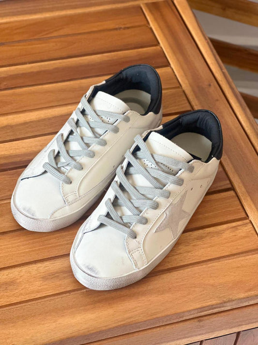 Ladies sneakers