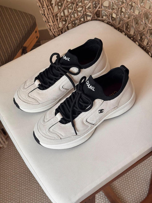 Ladies sneakers