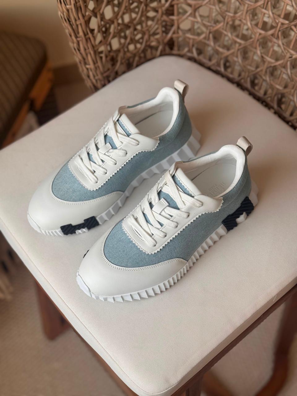 Ladies sneakers