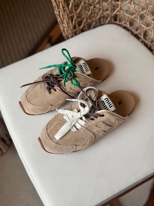 Ladies sneakers
