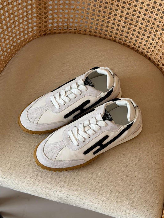 Ladies sneakers