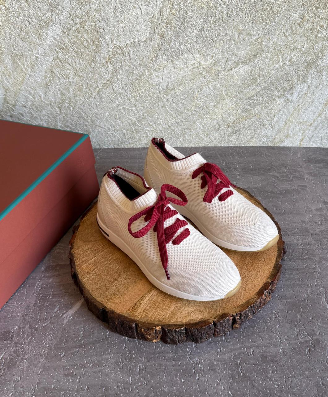 Ladies sneakers