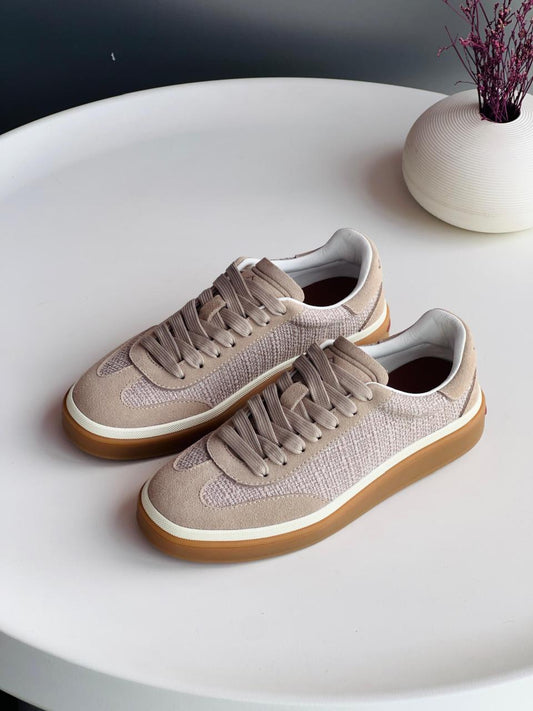 Ladies sneakers