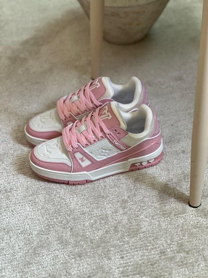 Ladies sneakers