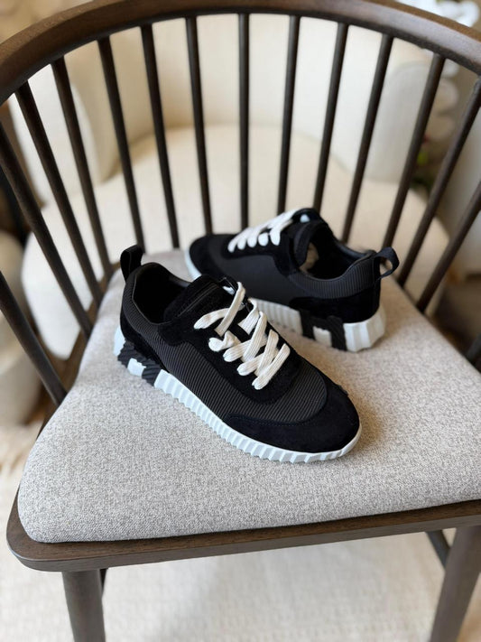 Ladies sneakers