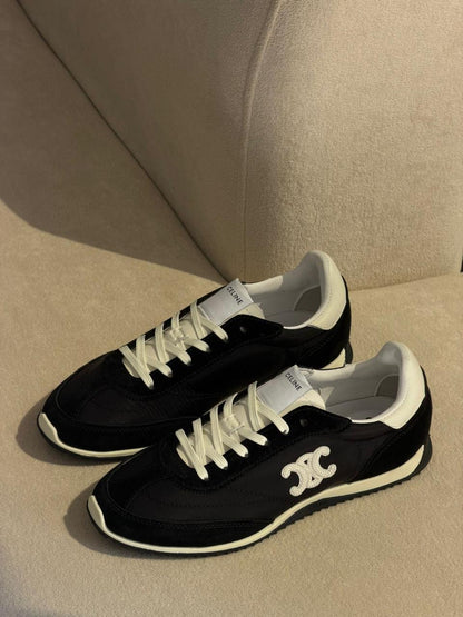 Ladies sneakers