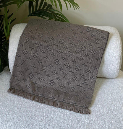 Ladies scarf