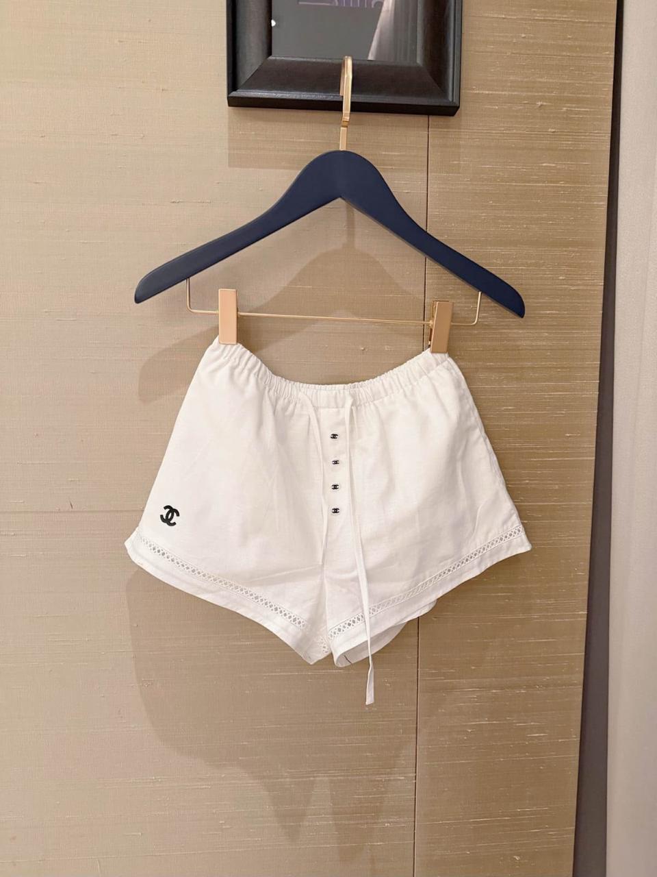 Ladies pants & shorts