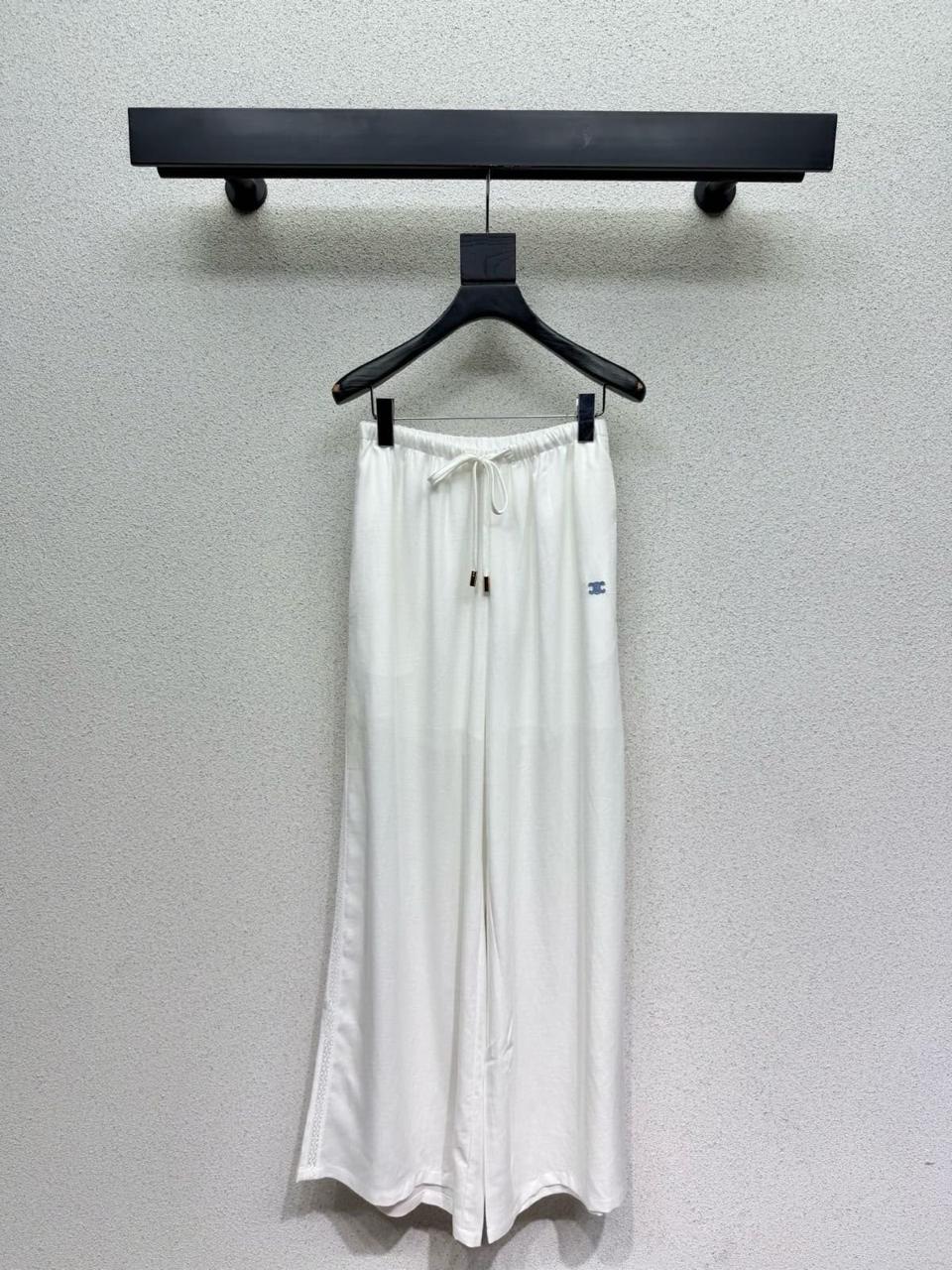 Ladies pants & shorts