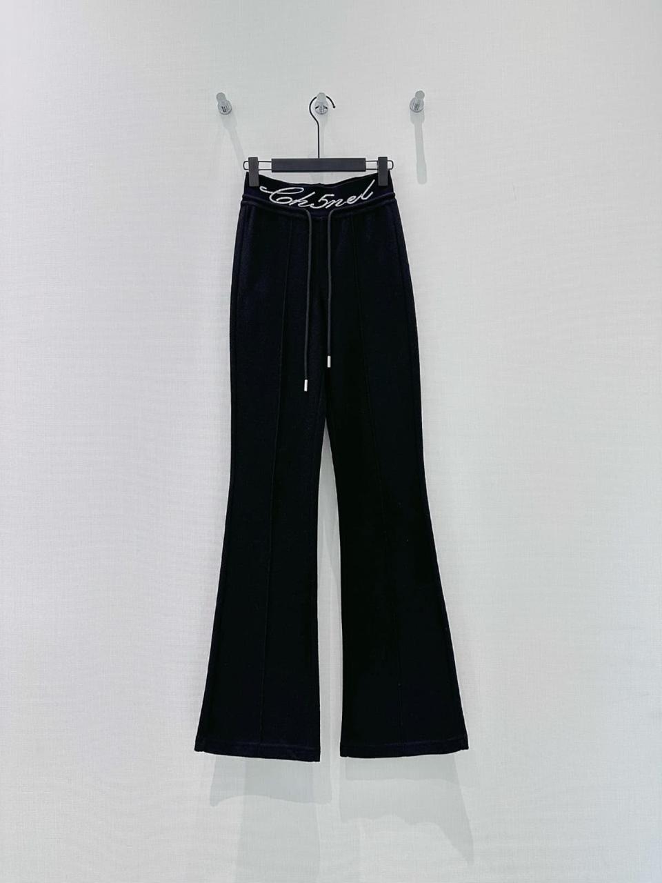 Ladies pants & shorts