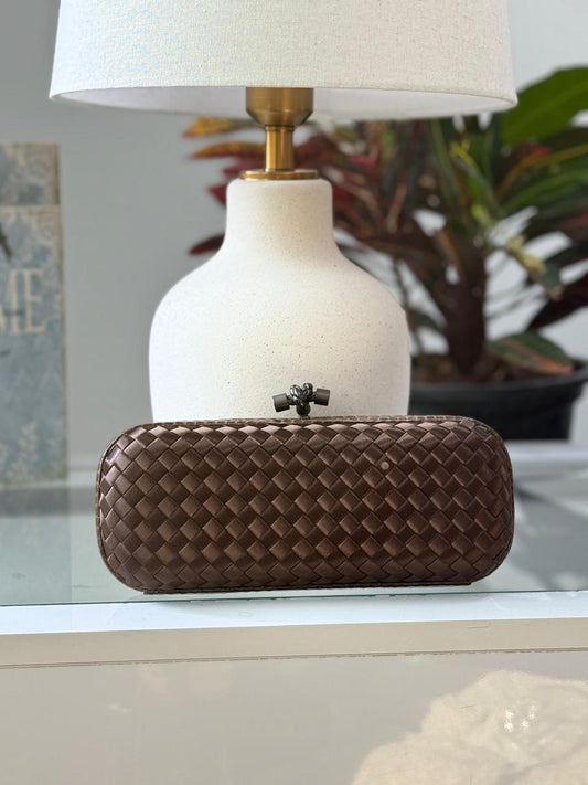 Ladies bo**ega bags