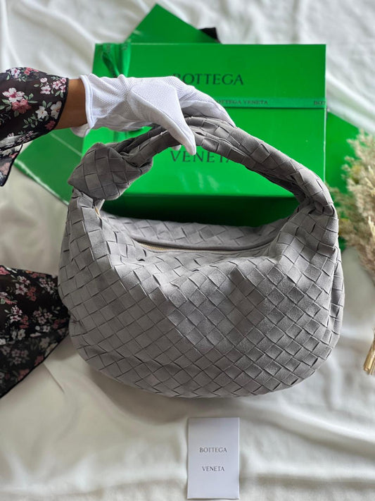 Ladies bo**ega bags