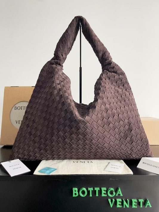 Ladies bo**ega bags