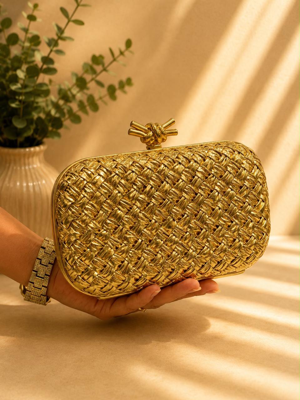 Ladies bo**ega bags