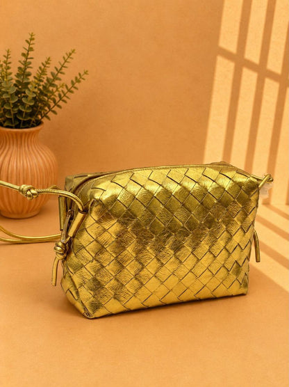 Ladies bo**ega bags