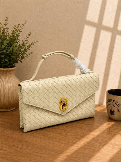 Ladies bo**ega bags