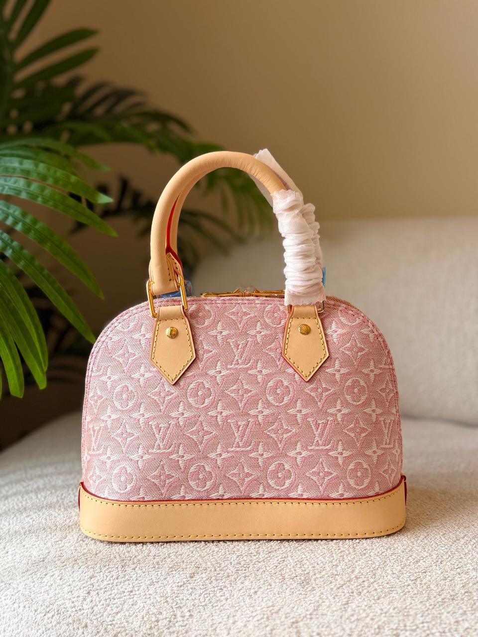 Ladies L*vi   Bags