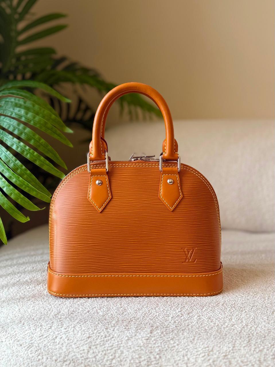 Ladies L*vi   Bags