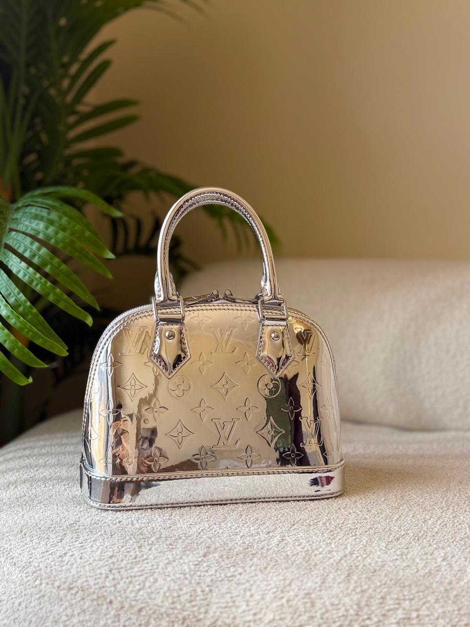 Ladies L*vi   Bags