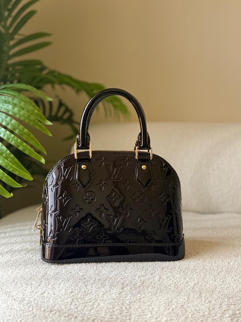 Ladies L*vi   Bags