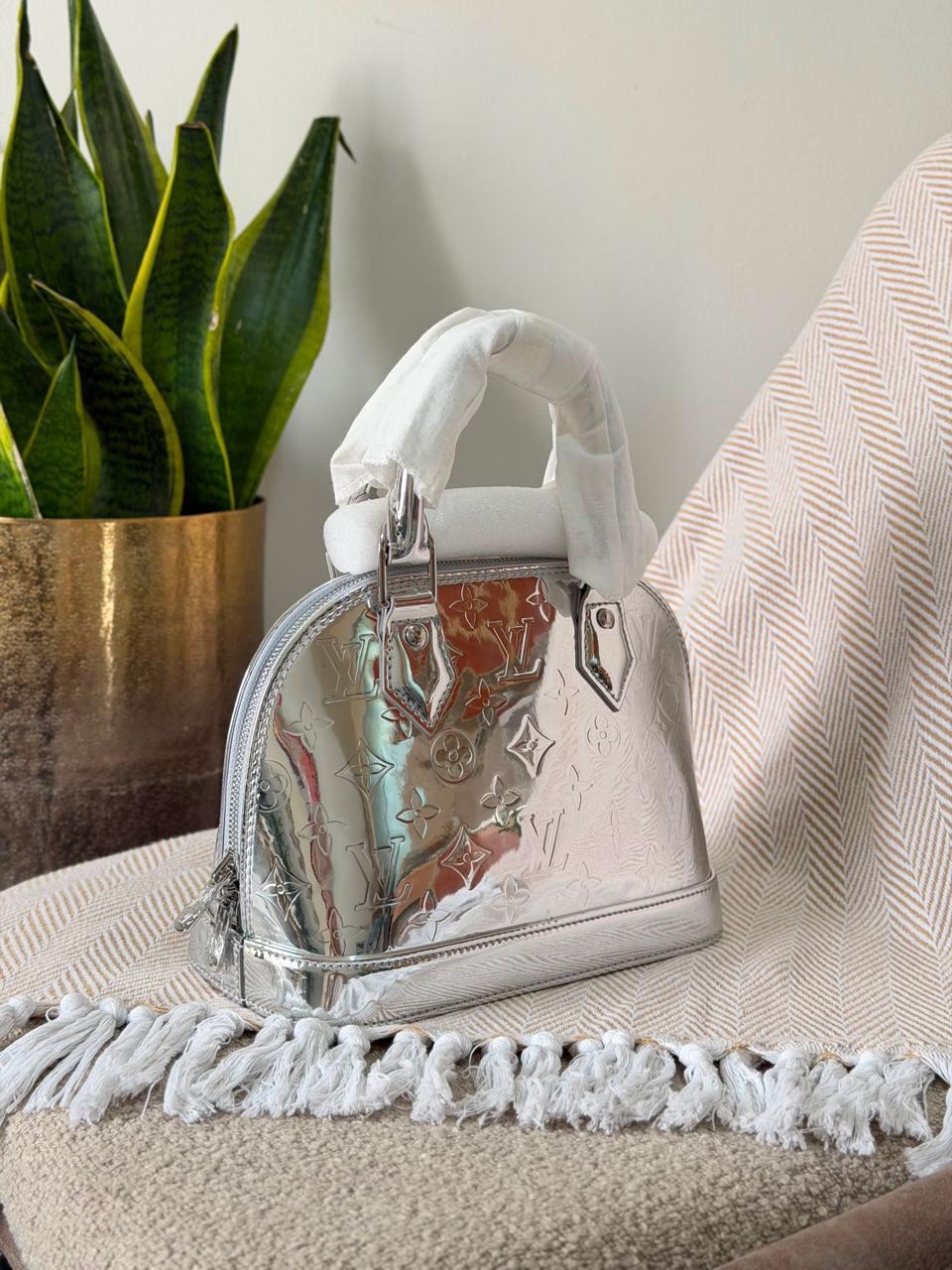 Ladies L*vi   Bags