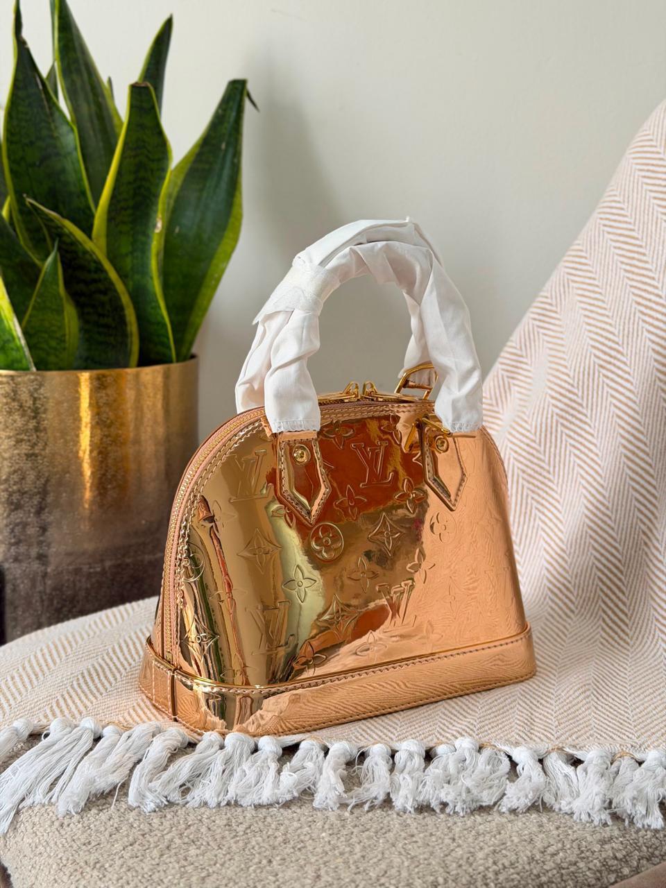 Ladies L*vi   Bags