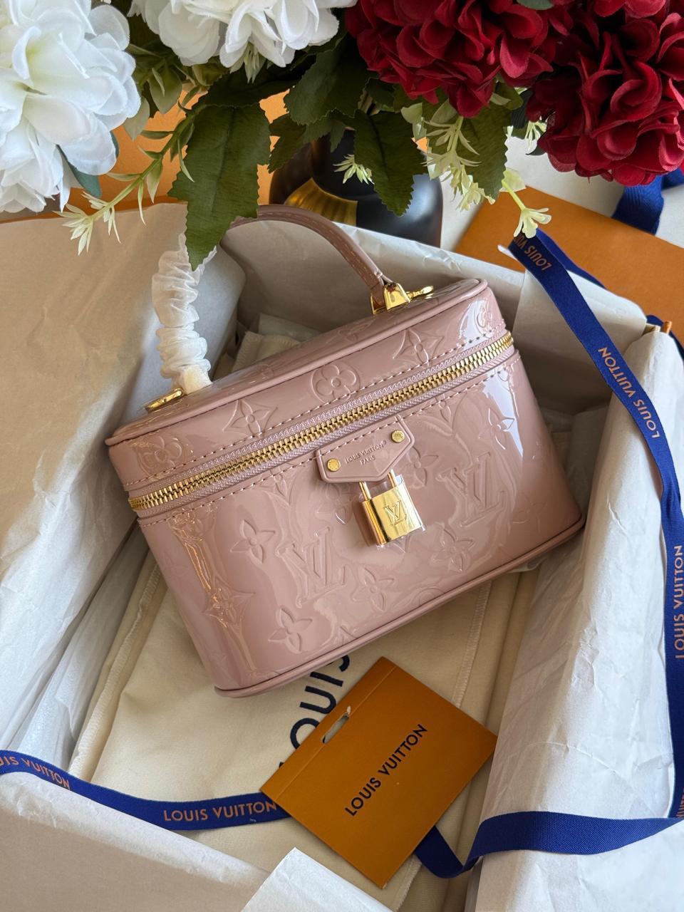 Ladies L*vi   Bags