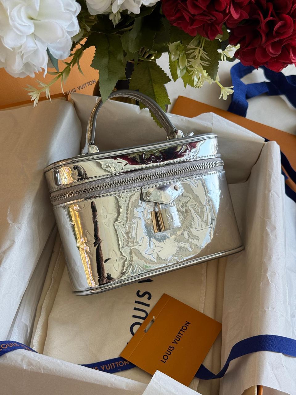 Ladies L*vi   Bags