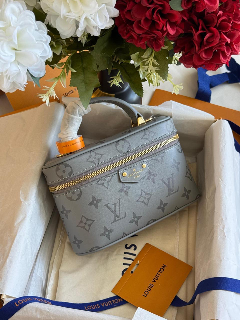 Ladies L*vi   Bags