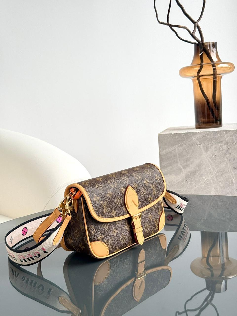 Ladies L*vi   Bags