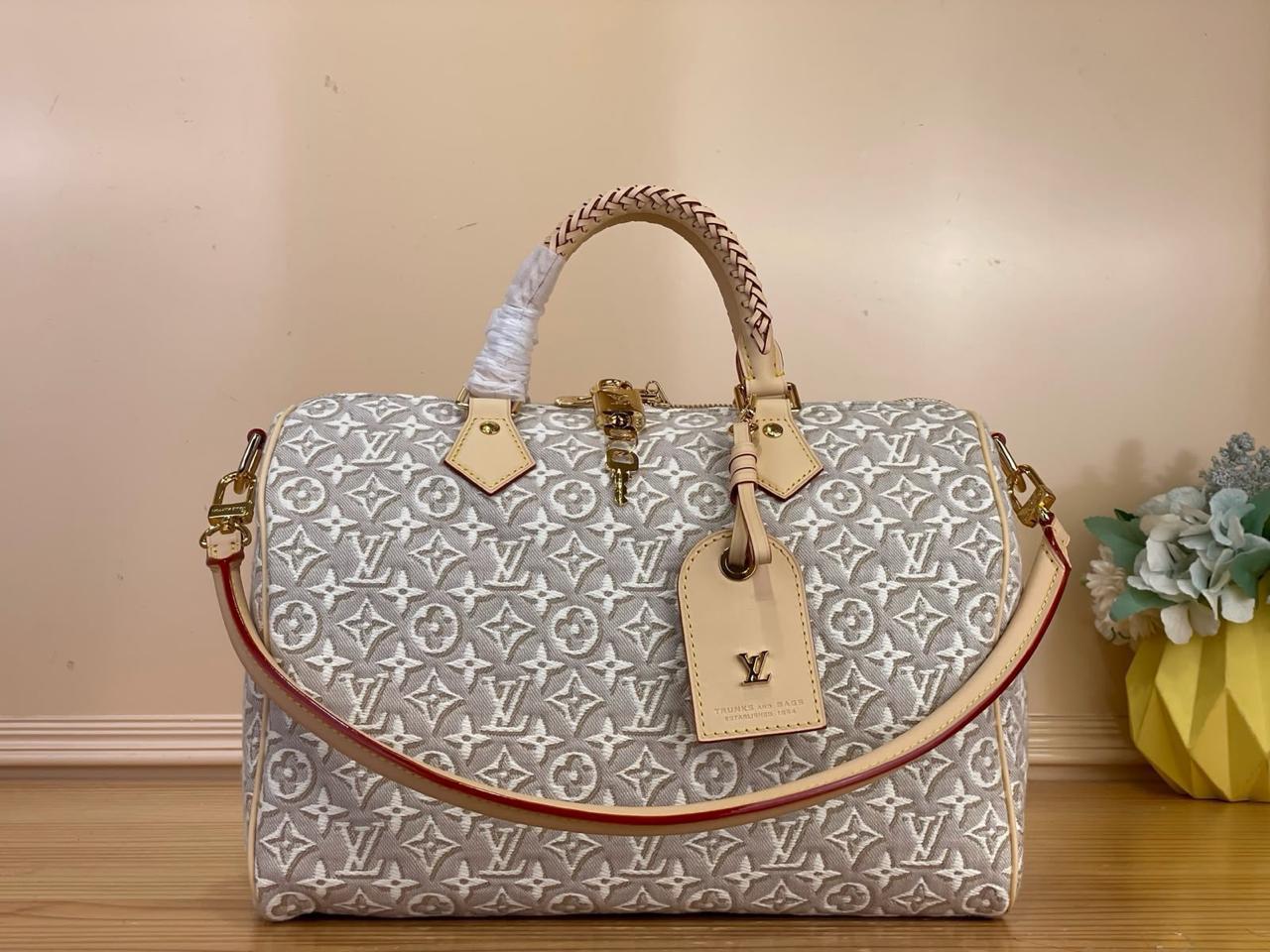 Ladies L*vi   Bags