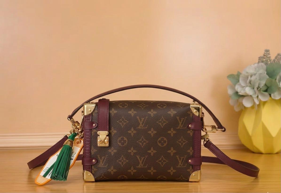 Ladies L*vi   Bags