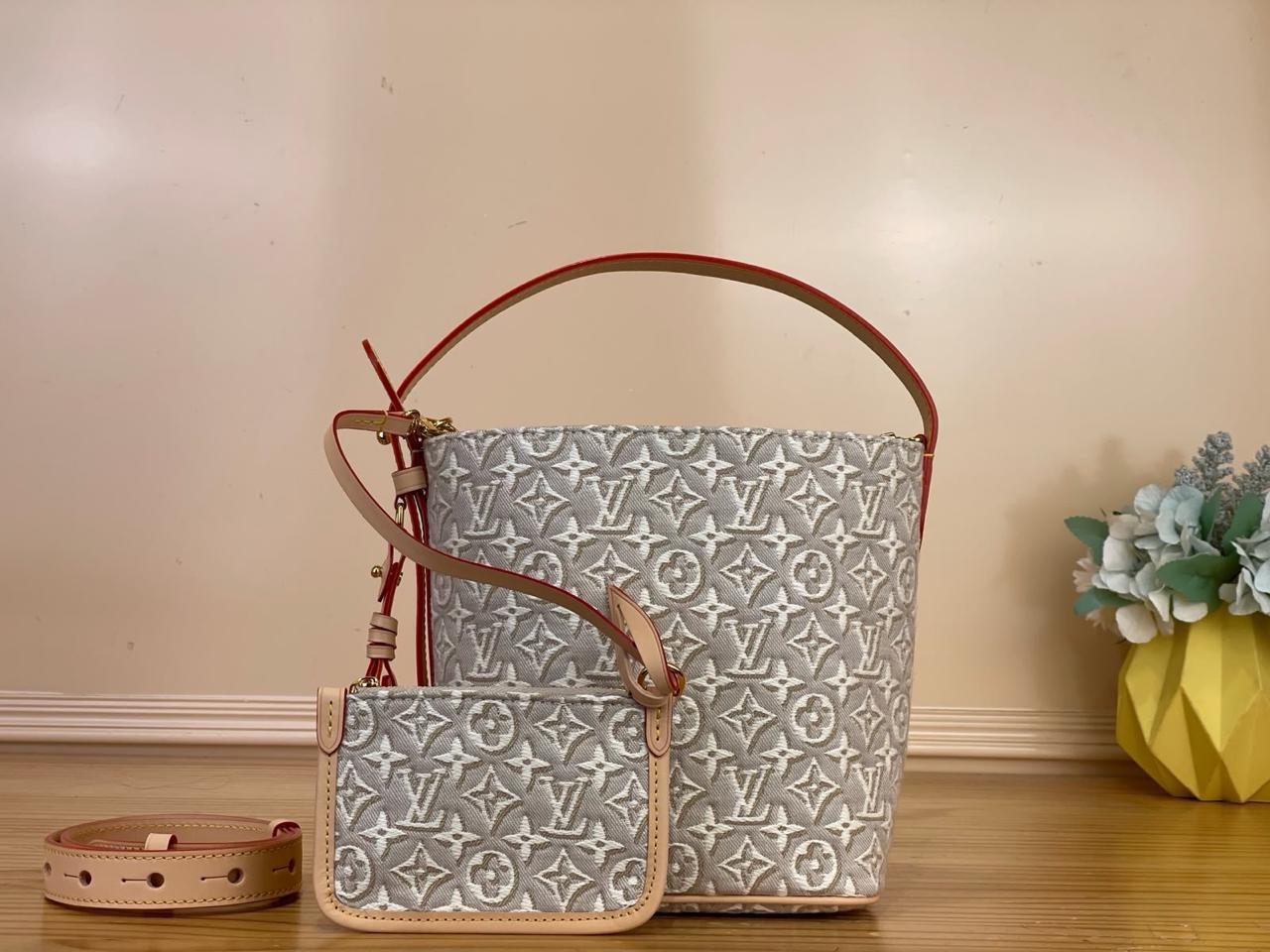 Ladies L*vi   Bags