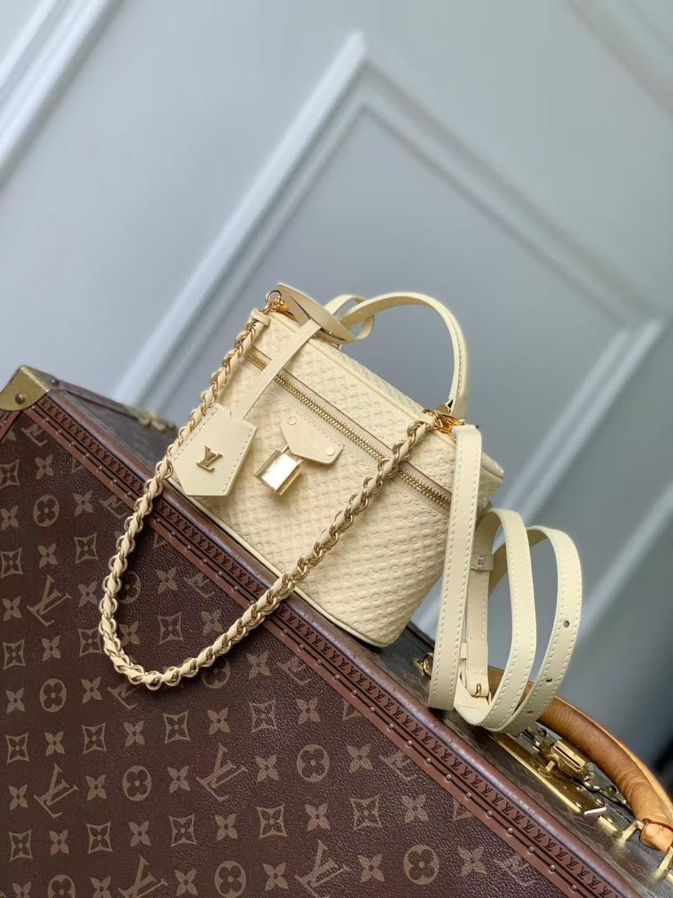 Ladies L*vi   Bags