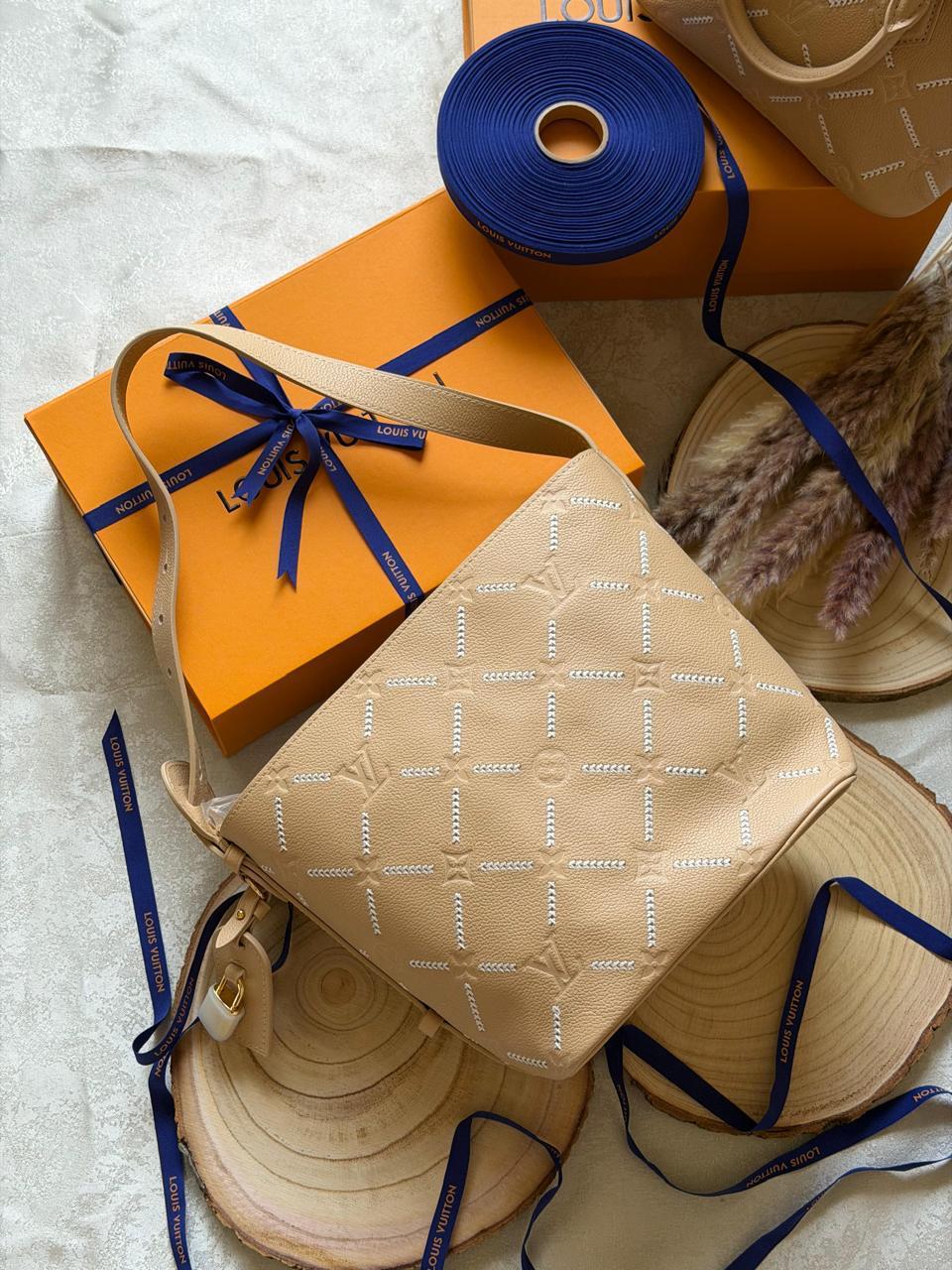 Ladies L*vi   Bags