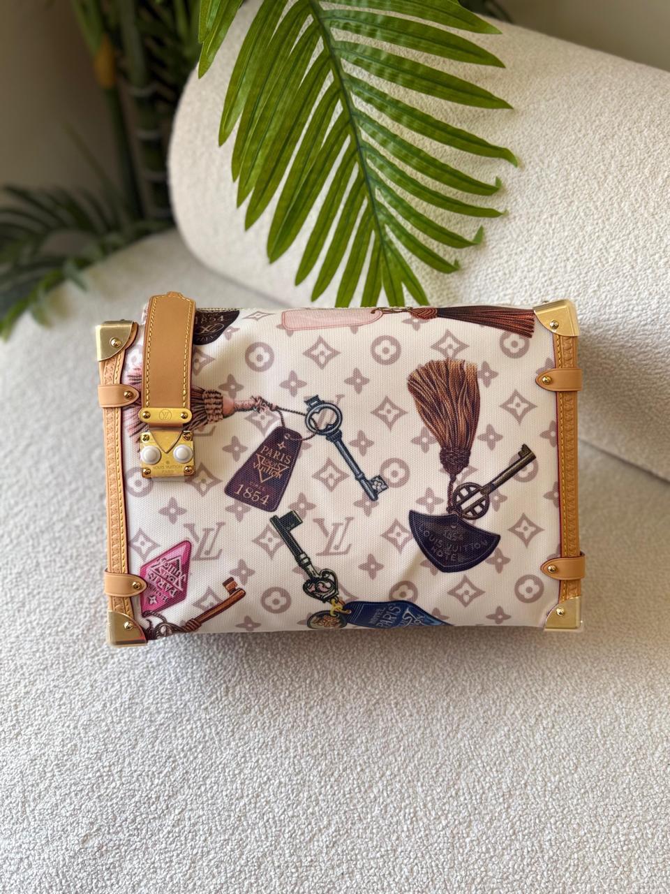 Ladies L*vi   Bags
