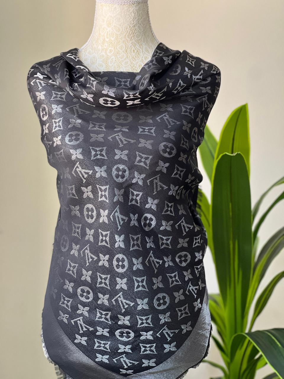 Ladies scarf