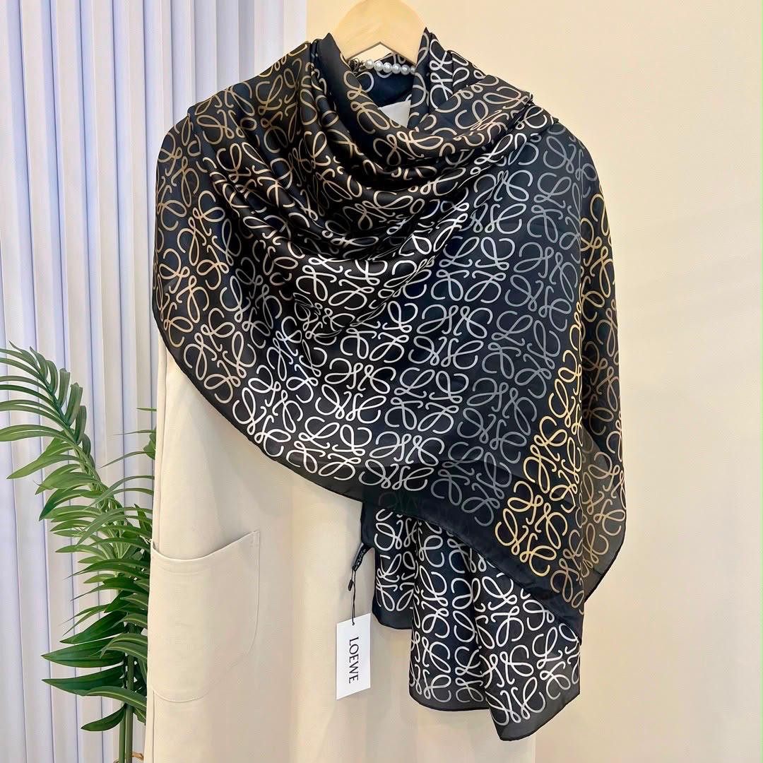 Ladies scarf