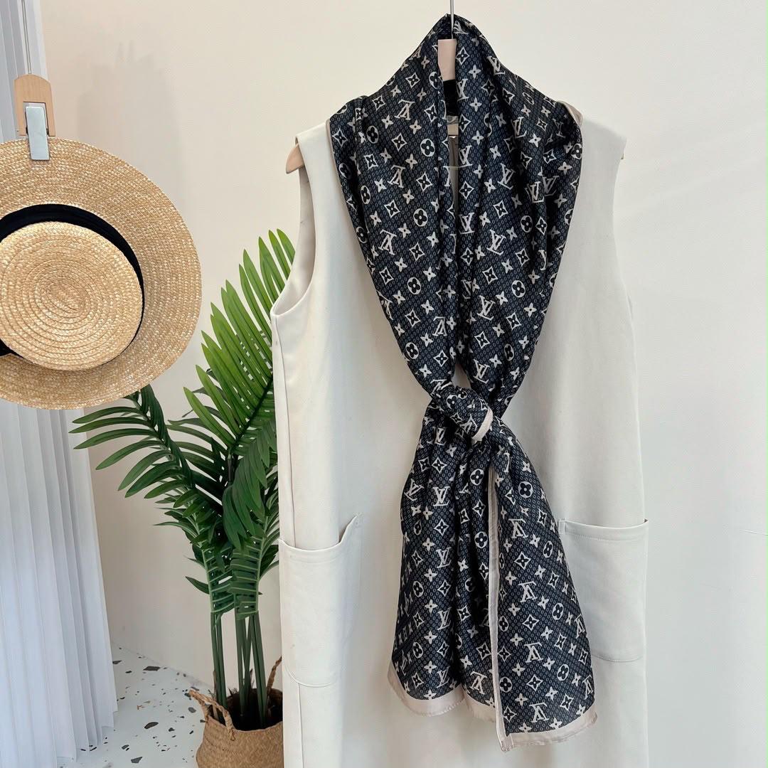 Ladies scarf