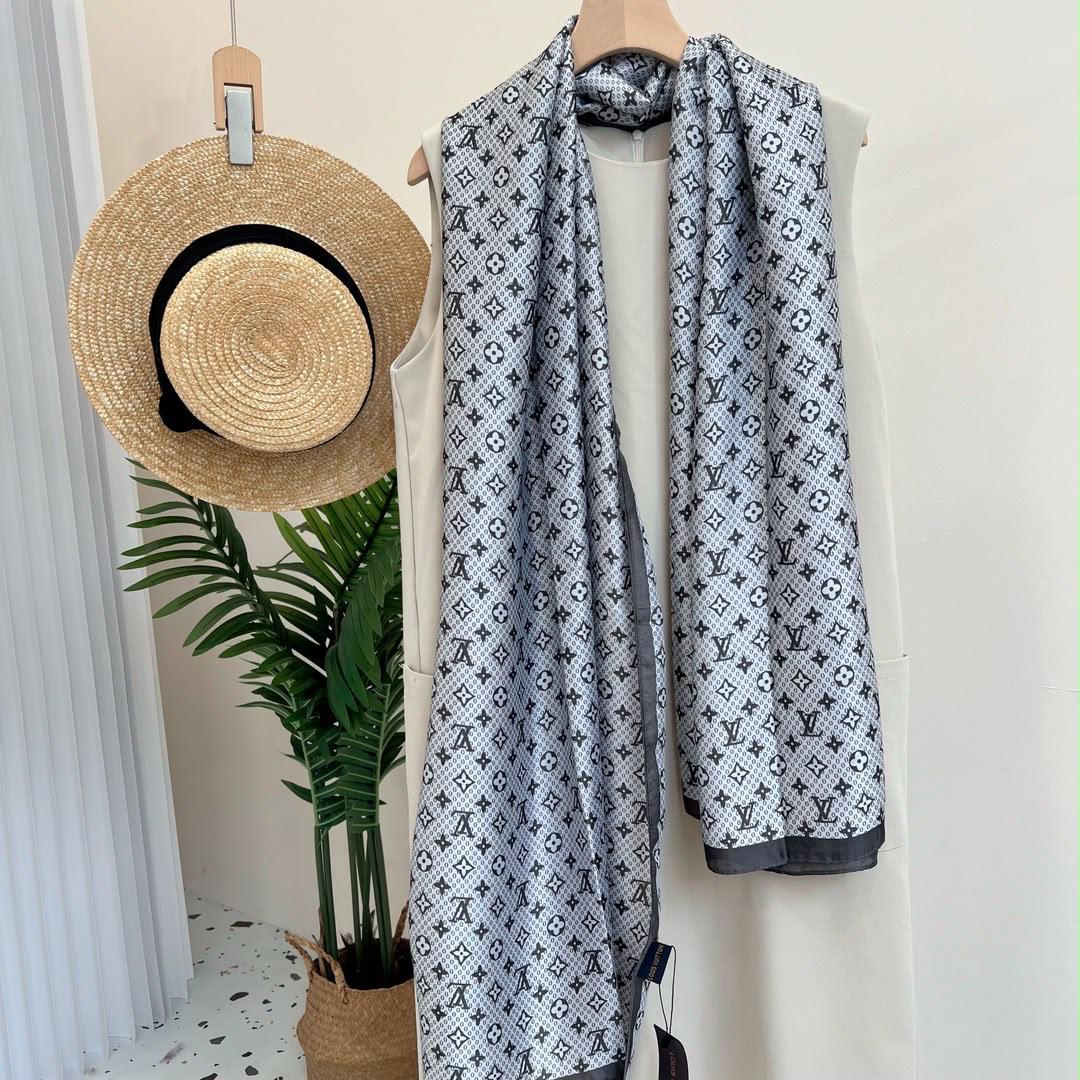 Ladies scarf