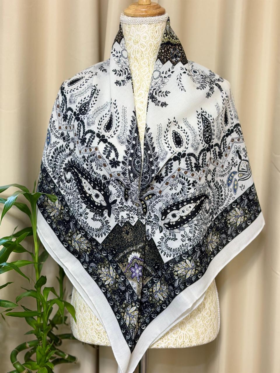 Ladies scarf