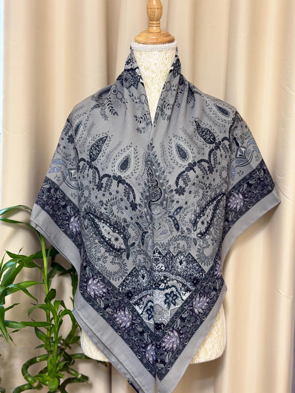 Ladies scarf