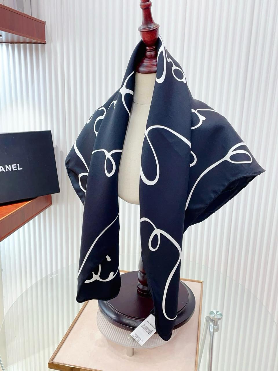 Ladies scarf