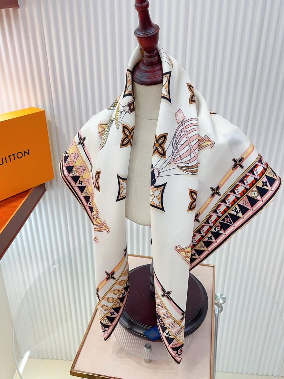 Ladies scarf