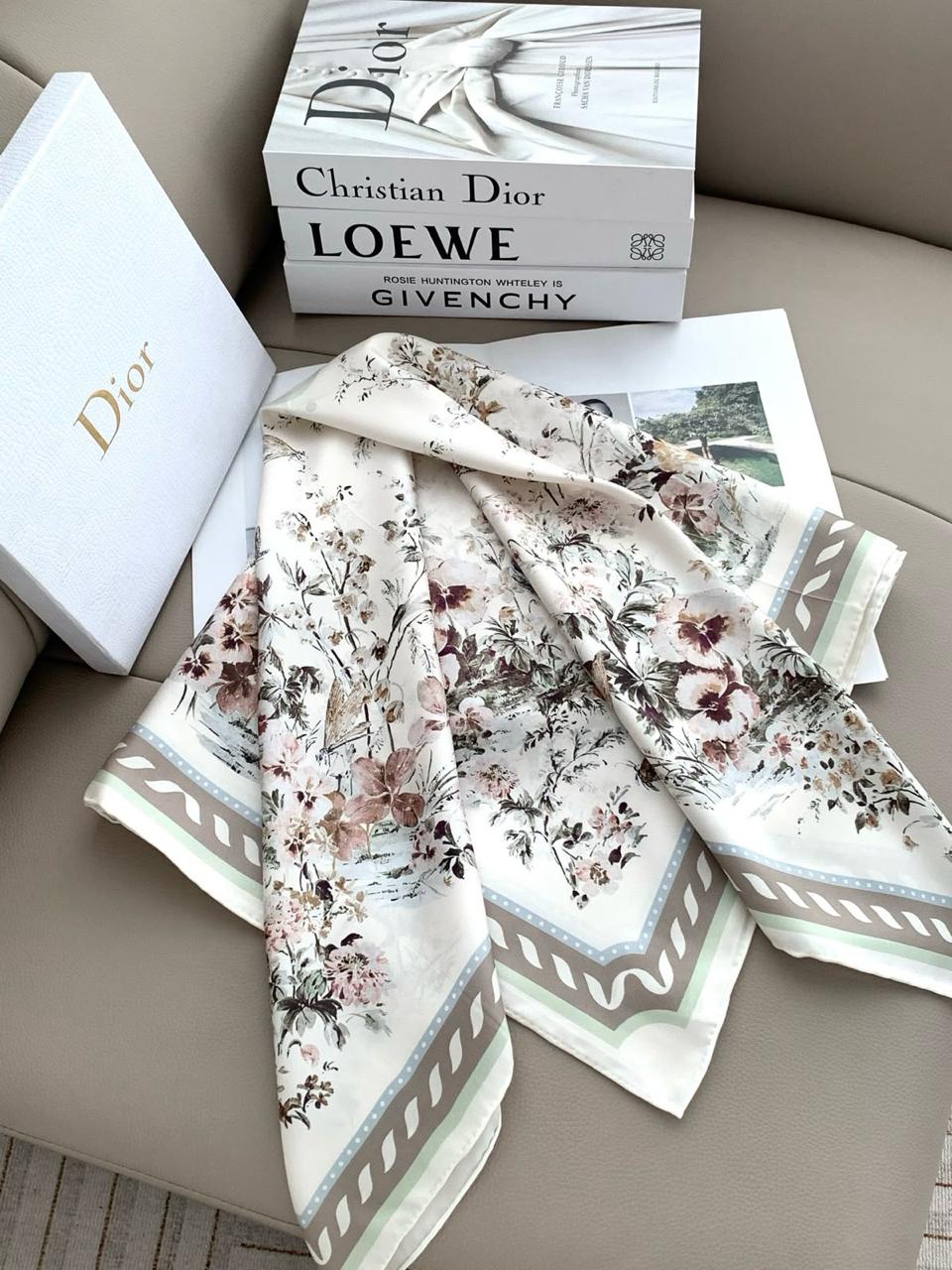 Ladies scarf