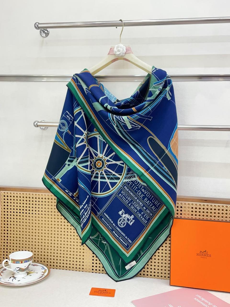Ladies scarf