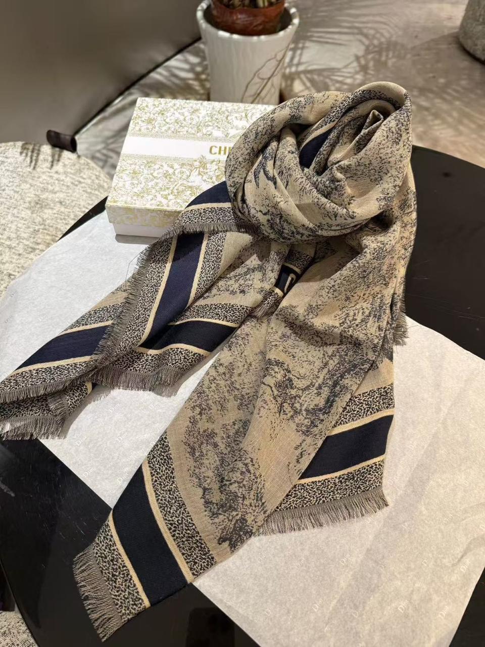 Ladies scarf
