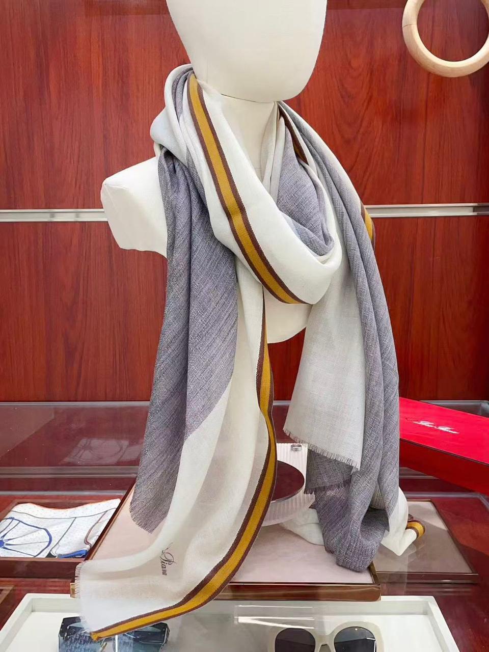 Ladies scarf