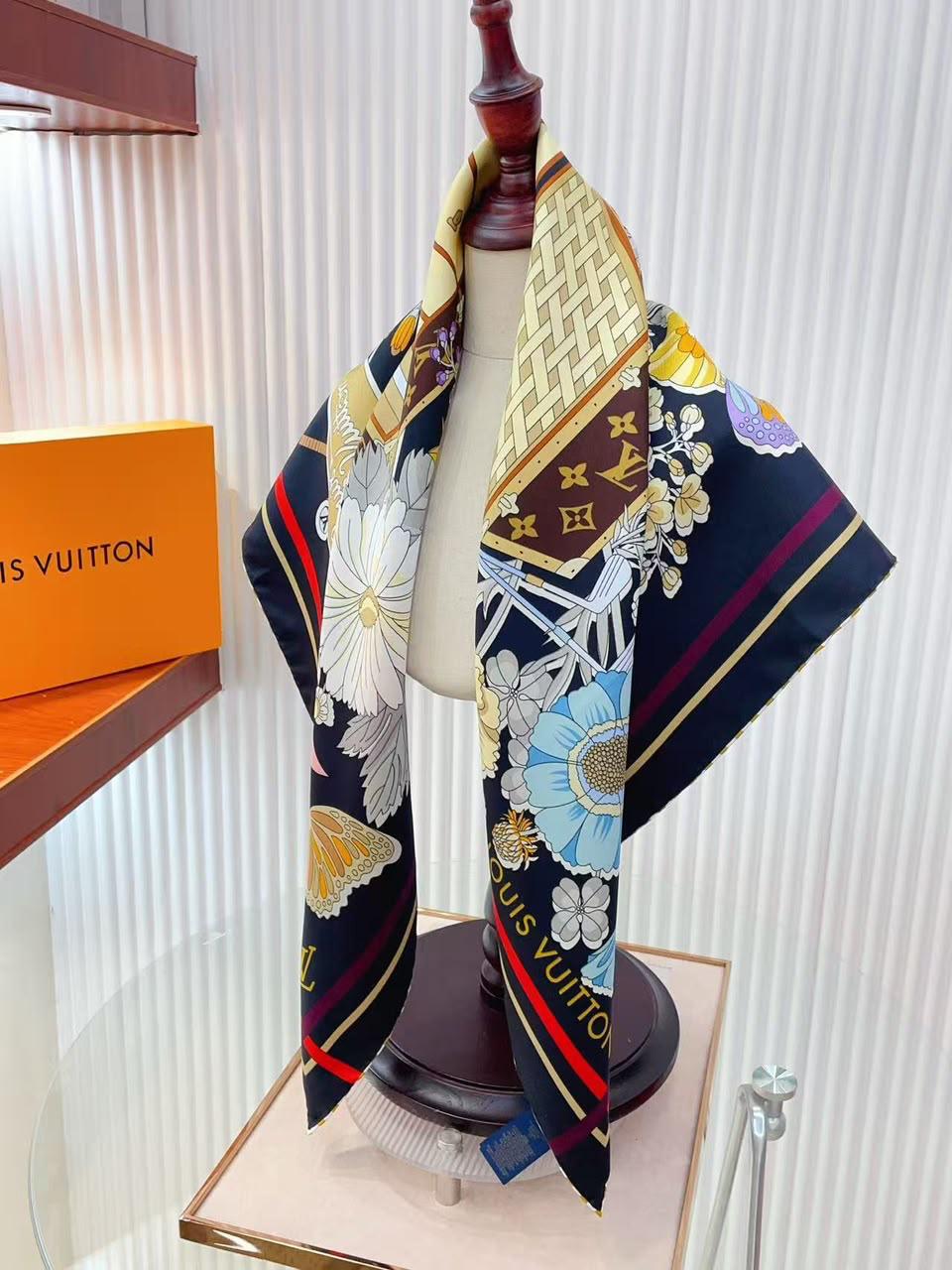Ladies scarf