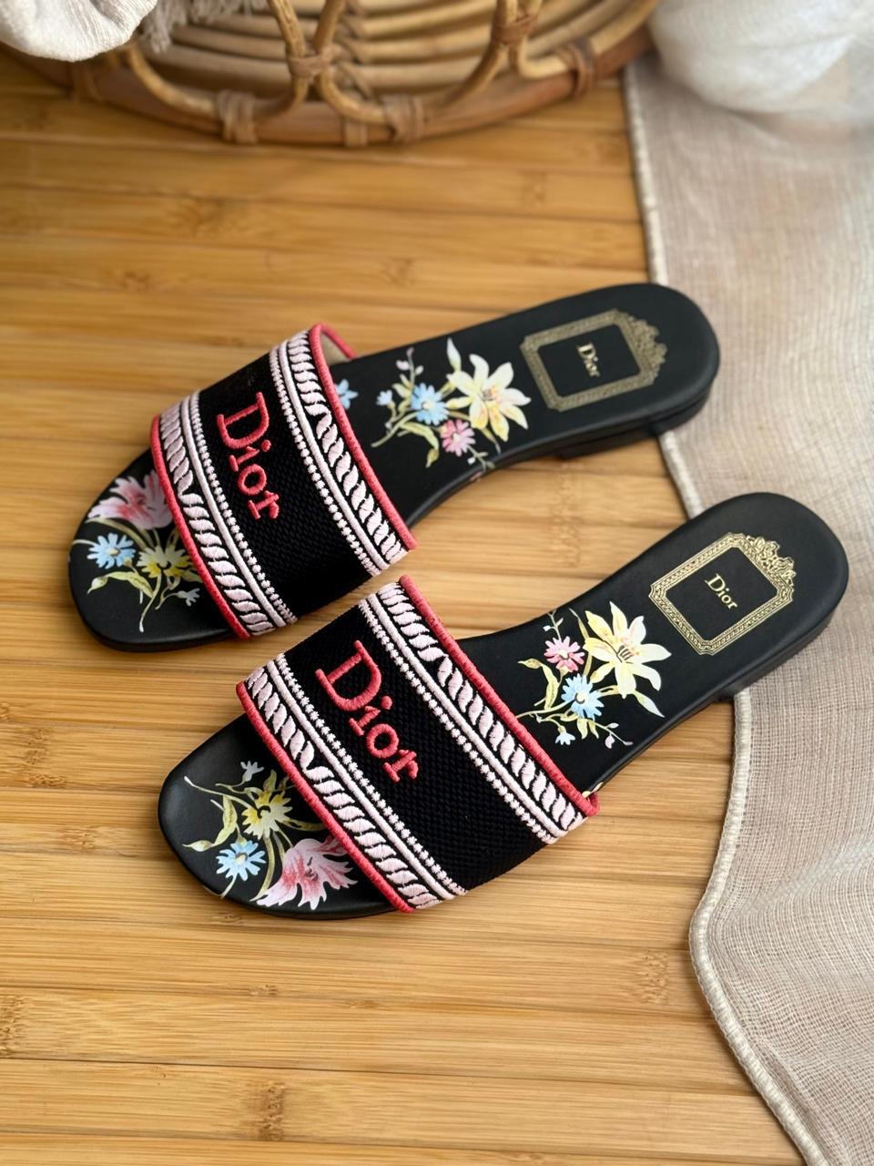 Ladies flats